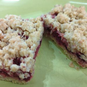 Whisk and Bake Berry Crumble (Vegan) – each