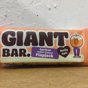 Giant Bar Apricot Yoghurt Coated Flapjack – 100g